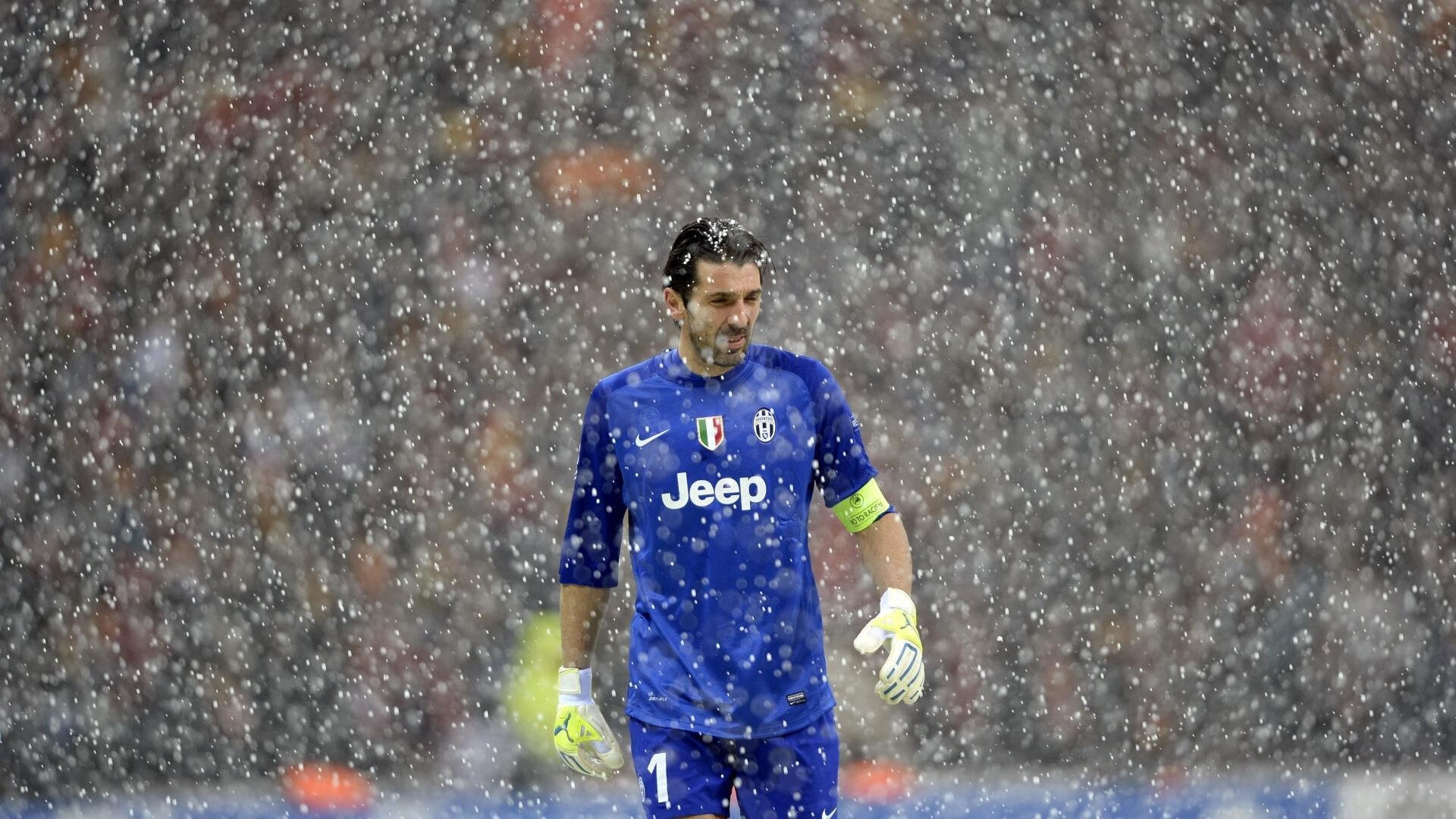 AC米兰联手签约西班牙中场，夺冠前景大增，效力过ac米兰的中场